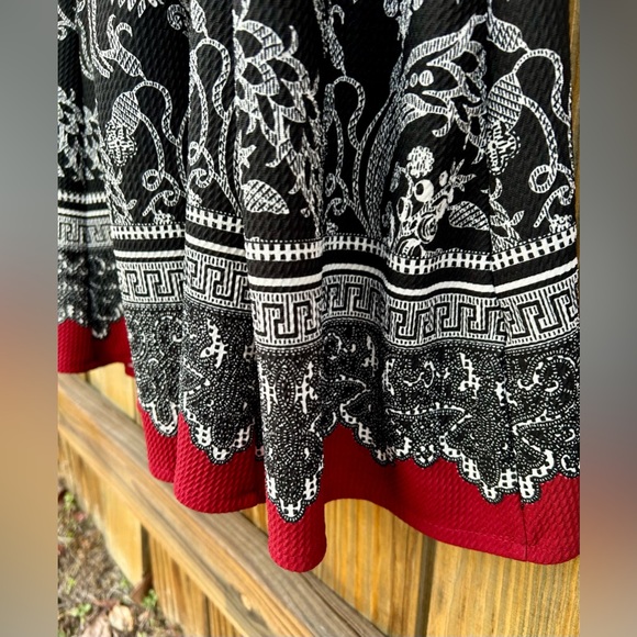 HAANI Dress Red Black Floral Sleeveless  PXL - Picture 3 of 9